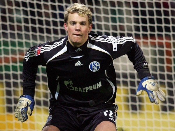 世体：皇马今天乘飞机前往巴拉多利德，安保措施极为严格.