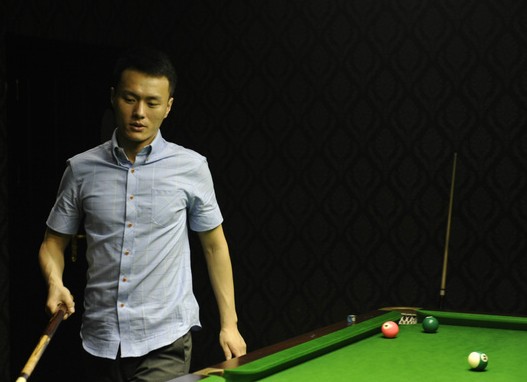 世界杯冠+欧洲杯冠！德国球迷巨型TIFO致敬足协成立周年.